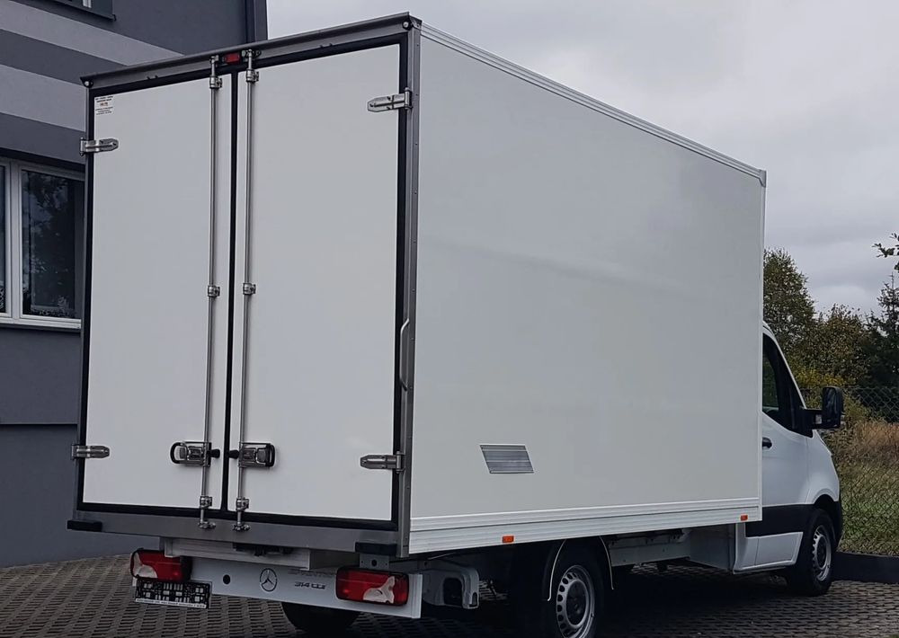 Mercedes-Benz Sprinter KONTENER 8EP 4,13x2,17x2,30 KLIMA 314 CDI MANUAL KRAJOWY - Box van: picture 4 Mercedes-Benz Sprinter KONTENER 8EP 4,13x2,17x2,30 KLIMA 314 CDI MANUAL KRAJOWY - Box van: picture 4