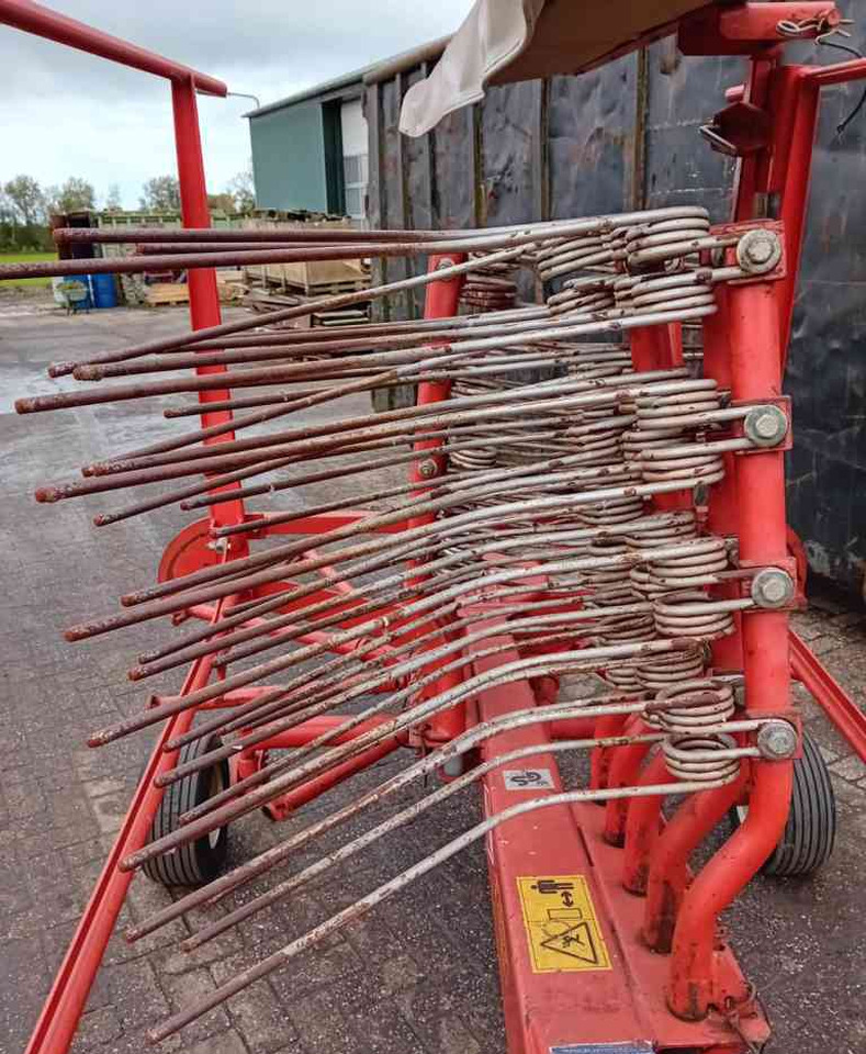 Kuhn GA4101GM zwadhark *Verkocht/sold* - Tedder/ Rake: picture 4 Kuhn GA4101GM zwadhark *Verkocht/sold* - Tedder/ Rake: picture 4