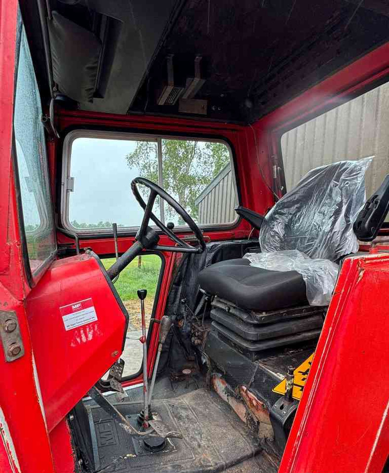 Massey Ferguson 575 - Farm tractor: picture 5 Massey Ferguson 575 - Farm tractor: picture 5