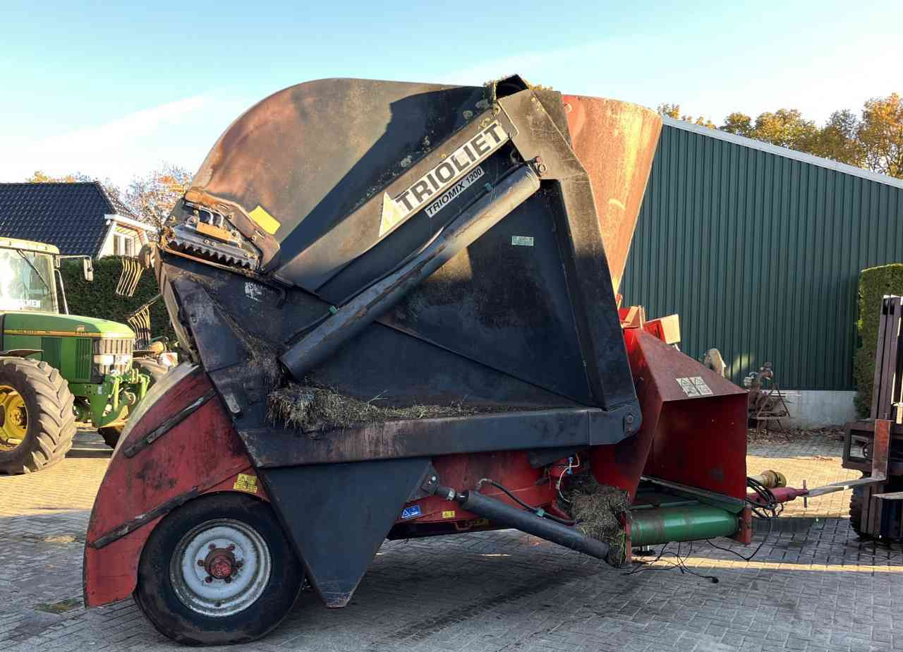 Trioliet Triomix 1200 zelfladende voermengwagen voermachines - Forage mixer wagon: picture 2 Trioliet Triomix 1200 zelfladende voermengwagen voermachines - Forage mixer wagon: picture 2