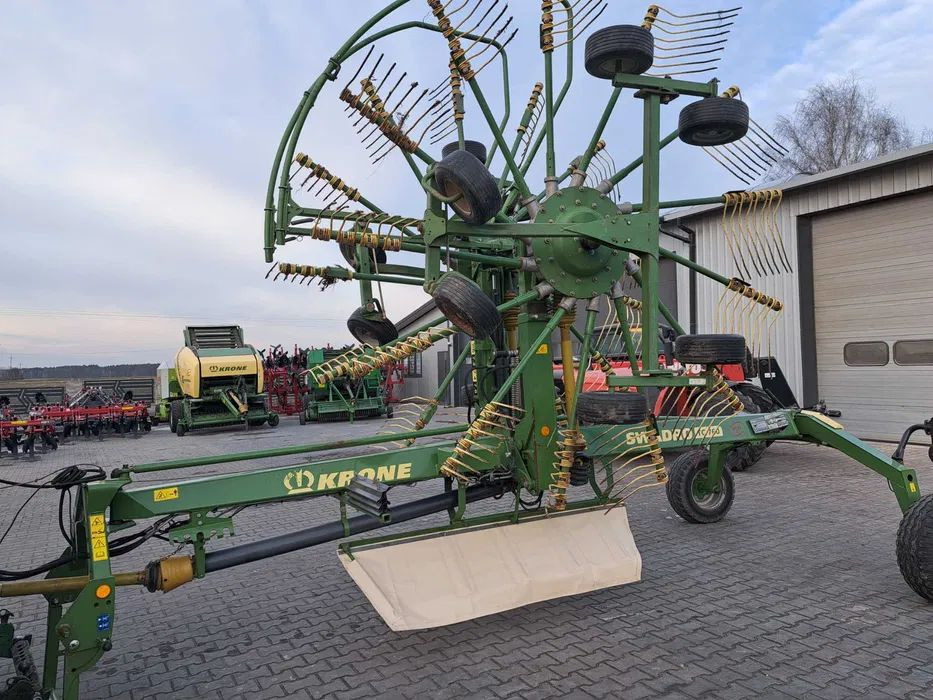 Krone SWADRO TC 760 Plus - Tedder/ Rake: picture 1 Krone SWADRO TC 760 Plus - Tedder/ Rake: picture 1
