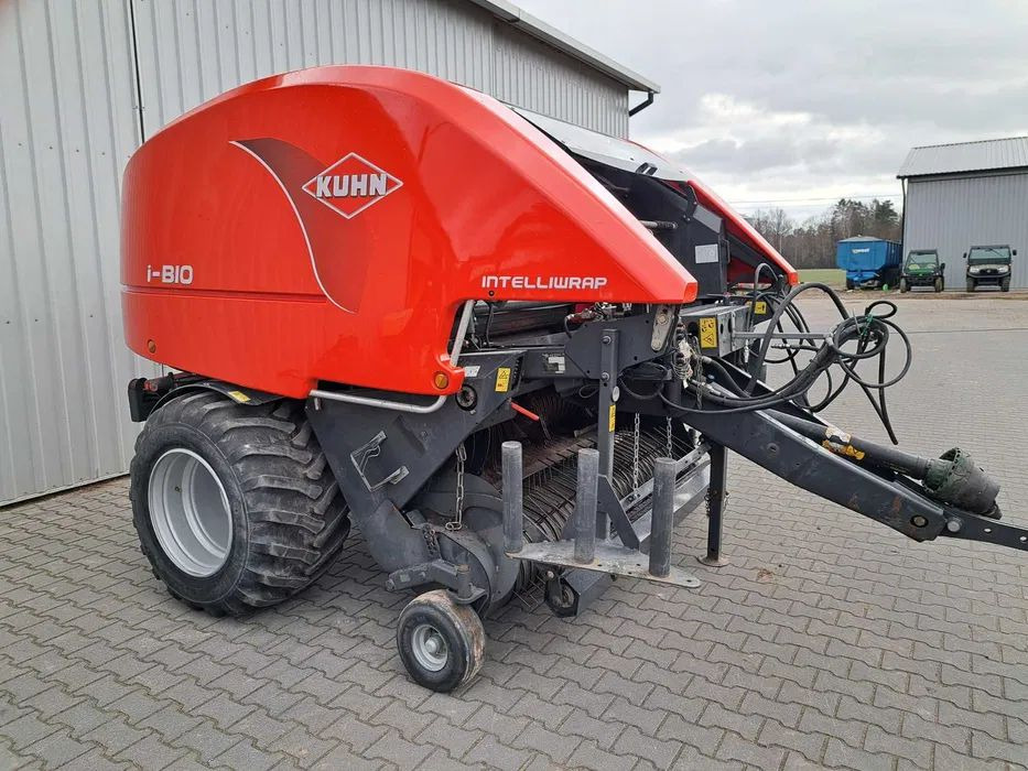 Kuhn i-BIO - Round baler: picture 1 Kuhn i-BIO - Round baler: picture 1