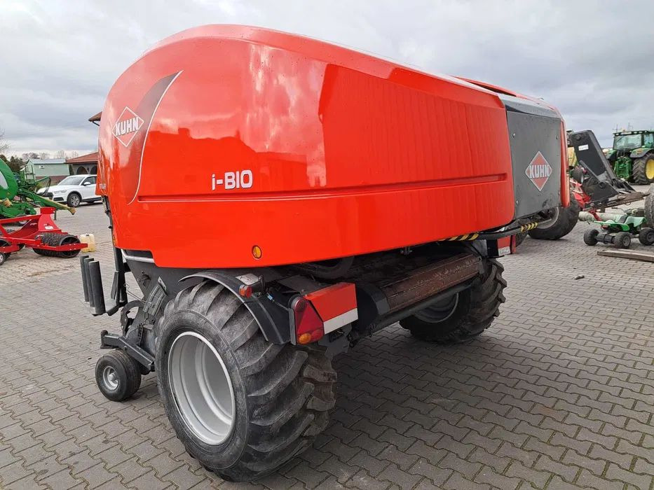 Kuhn i-BIO - Round baler: picture 3 Kuhn i-BIO - Round baler: picture 3