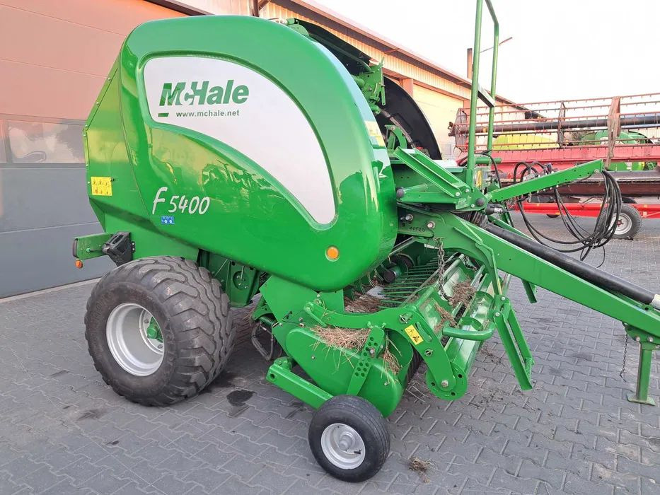 Mchale 5400C - Round baler: picture 1 Mchale 5400C - Round baler: picture 1