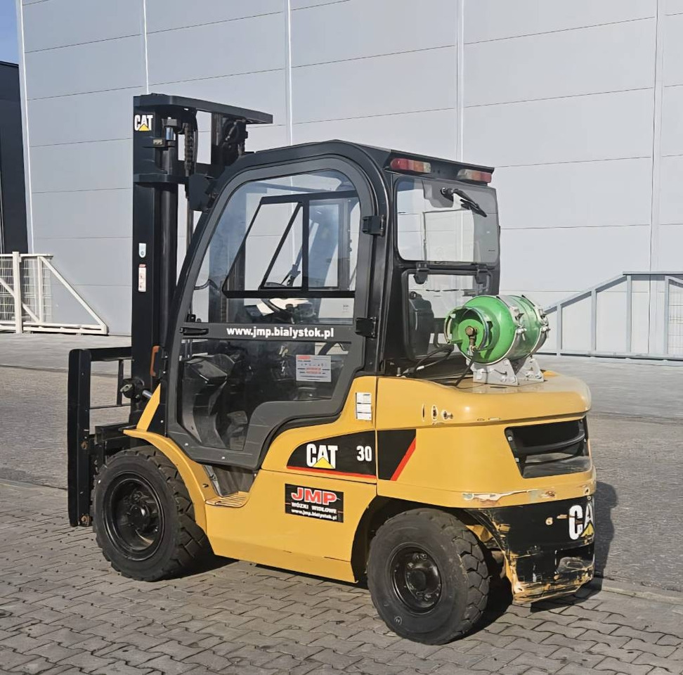 CAT GP 30 N  - LPG forklift: picture 5 CAT GP 30 N  - LPG forklift: picture 5