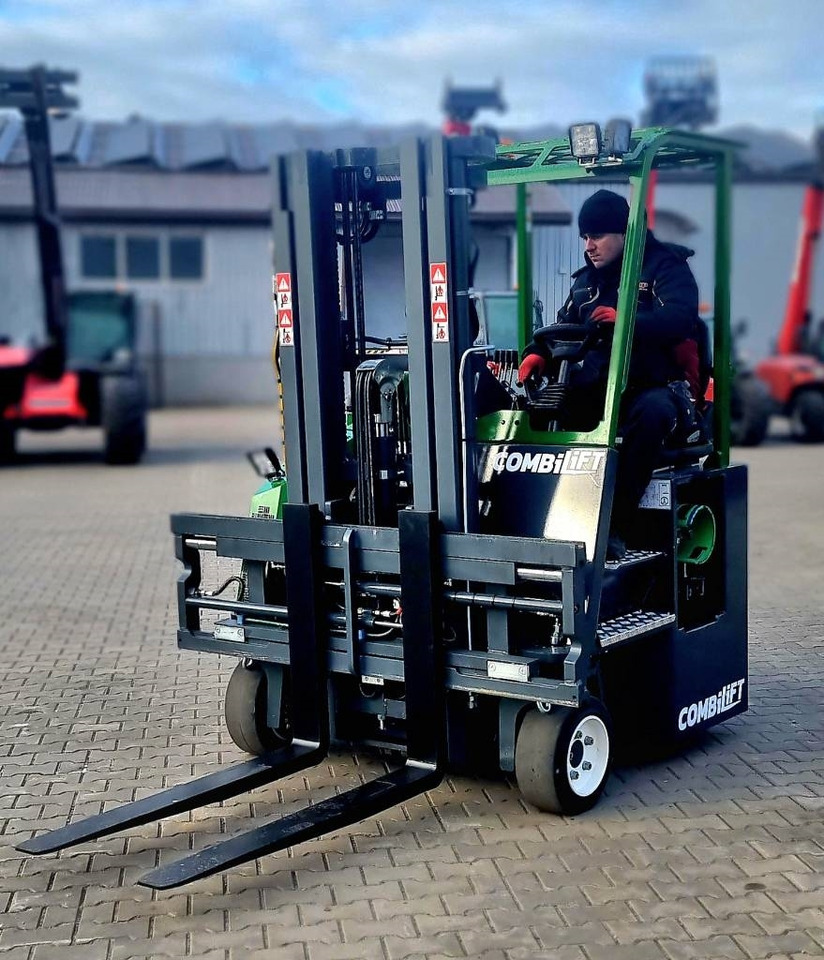 Combilift CB 2500 LPG NEW 2023 - SALE ! - 4-way reach truck: picture 2 Combilift CB 2500 LPG NEW 2023 - SALE ! - 4-way reach truck: picture 2
