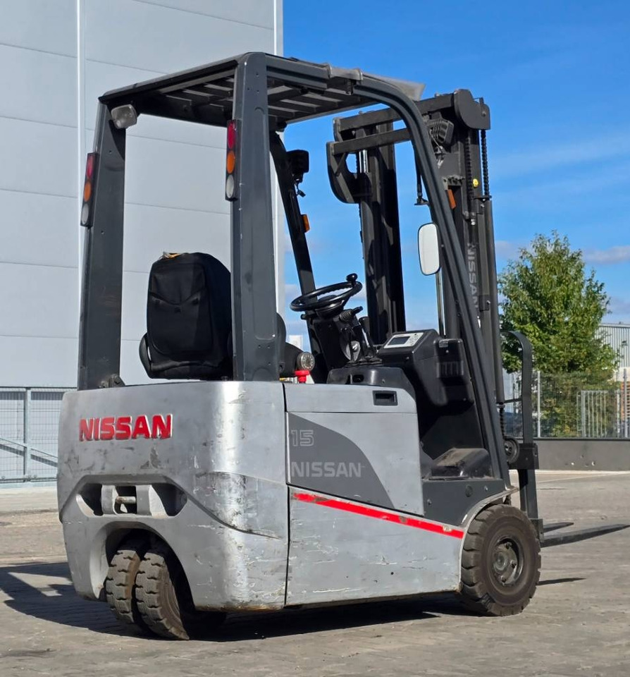 Nissan 1N1L 15Q - Electric forklift: picture 4 Nissan 1N1L 15Q - Electric forklift: picture 4
