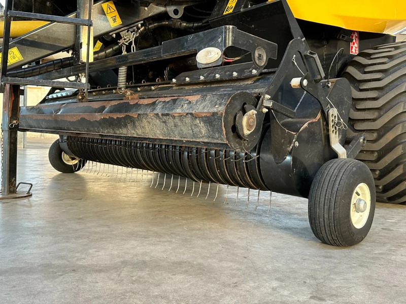 New Holland Roll baler 125 - Harvester: picture 4 New Holland Roll baler 125 - Harvester: picture 4