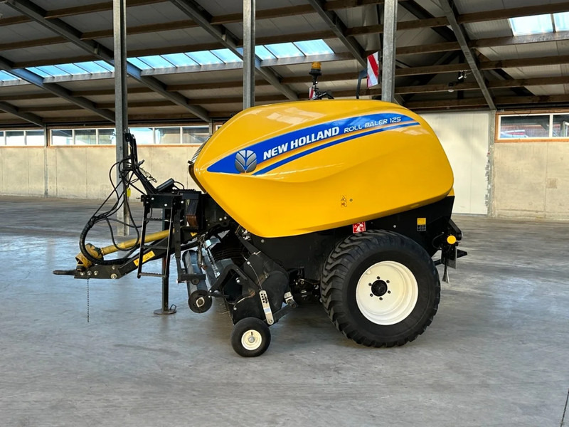 New Holland Roll baler 125 - Harvester: picture 2 New Holland Roll baler 125 - Harvester: picture 2