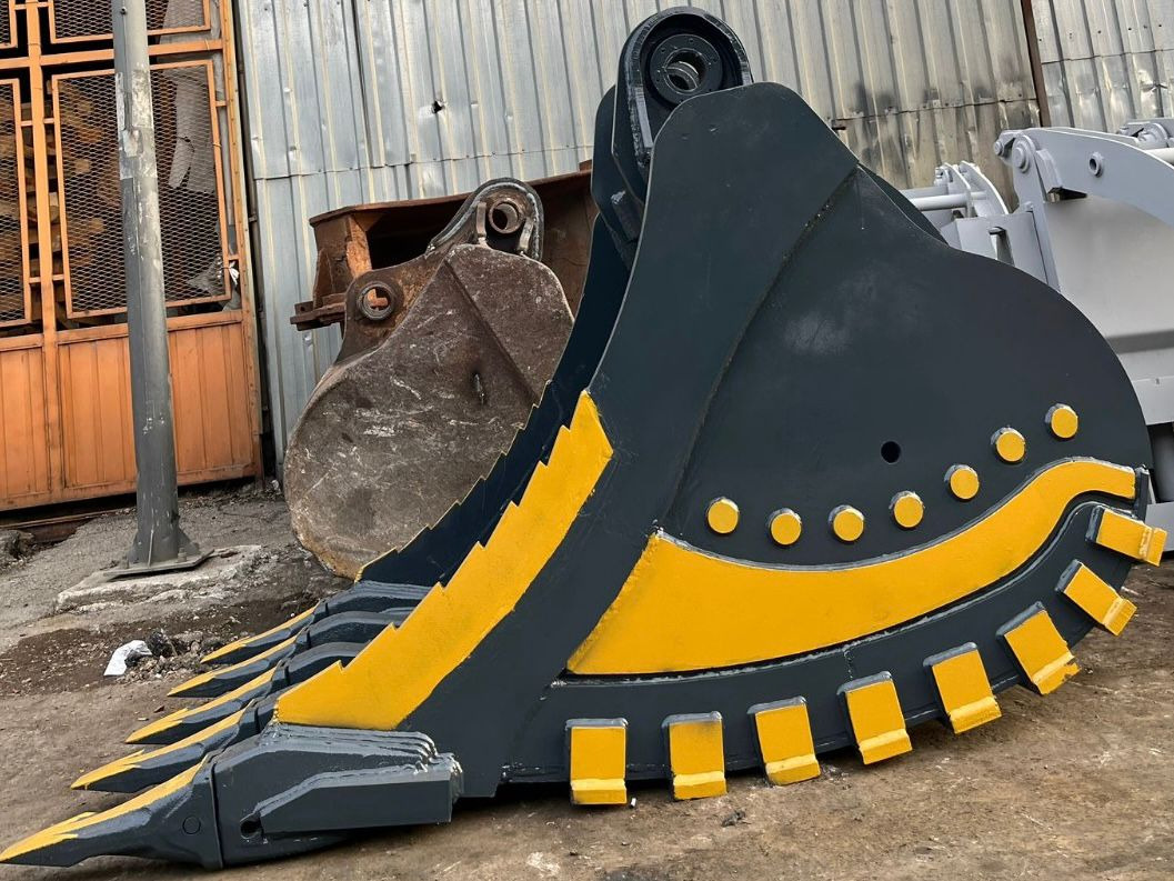 Doosan DX225 - Excavator bucket for Excavator: picture 1 Doosan DX225 - Excavator bucket for Excavator: picture 1