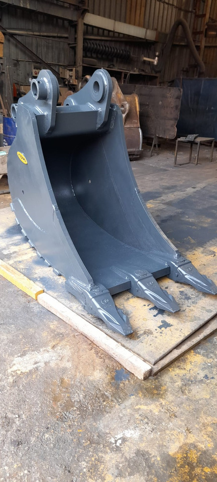 Komatsu - Excavator bucket for Mini excavator: picture 3 Komatsu - Excavator bucket for Mini excavator: picture 3