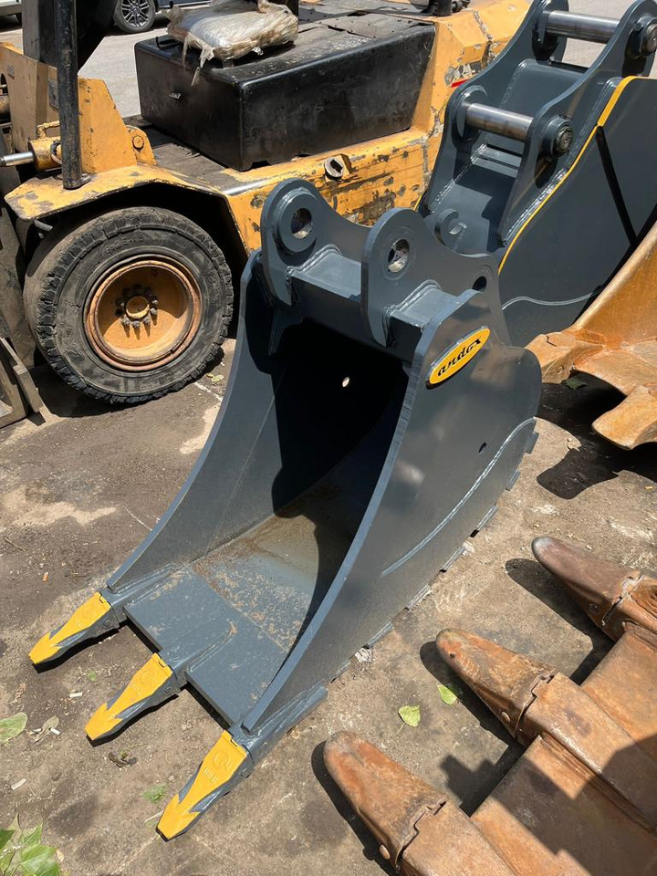 Komatsu - Excavator bucket for Mini excavator: picture 2 Komatsu - Excavator bucket for Mini excavator: picture 2