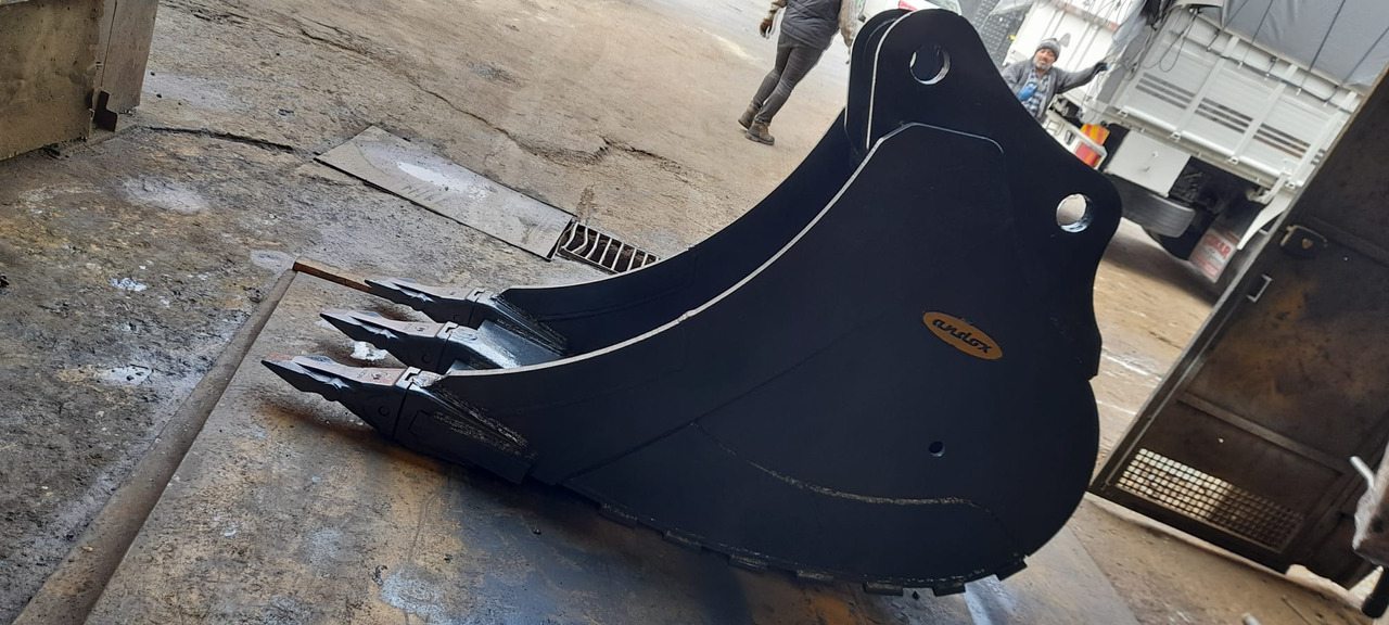 Komatsu - Excavator bucket for Mini excavator: picture 4 Komatsu - Excavator bucket for Mini excavator: picture 4