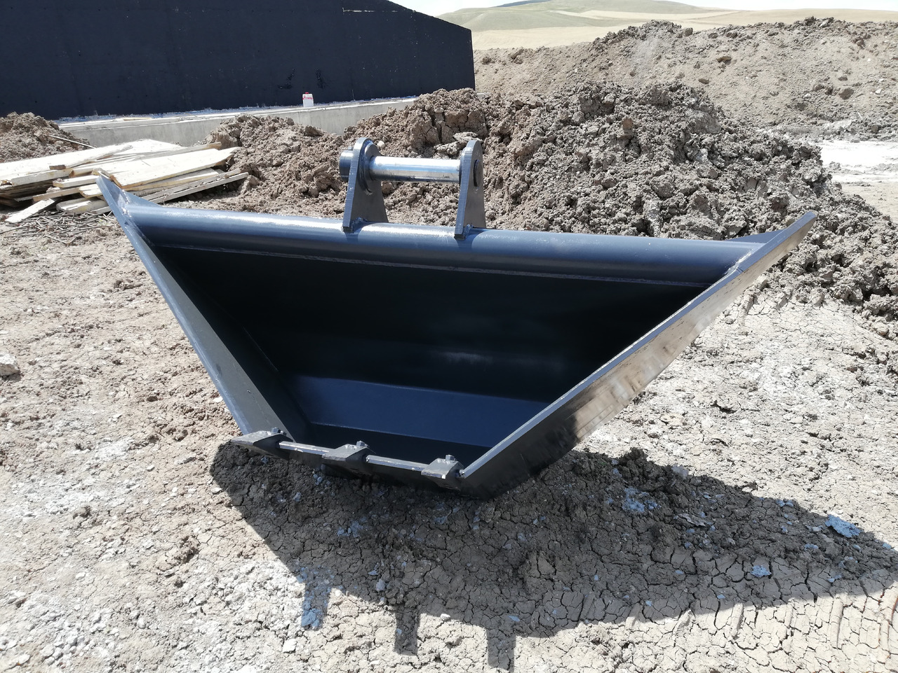 Liebherr - Excavator bucket for Construction machinery: picture 2 Liebherr - Excavator bucket for Construction machinery: picture 2
