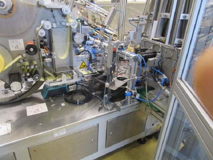 DECKEL ETIKETTIER ANLAGE SCHLEUTER GU 2 DU (RUNDLÄUFER) MIT LÖFFELEINLEGESTATION RNA SRC-N-630-1R - Packaging machinery: picture 4 DECKEL ETIKETTIER ANLAGE SCHLEUTER GU 2 DU (RUNDLÄUFER) MIT LÖFFELEINLEGESTATION RNA SRC-N-630-1R - Packaging machinery: picture 4