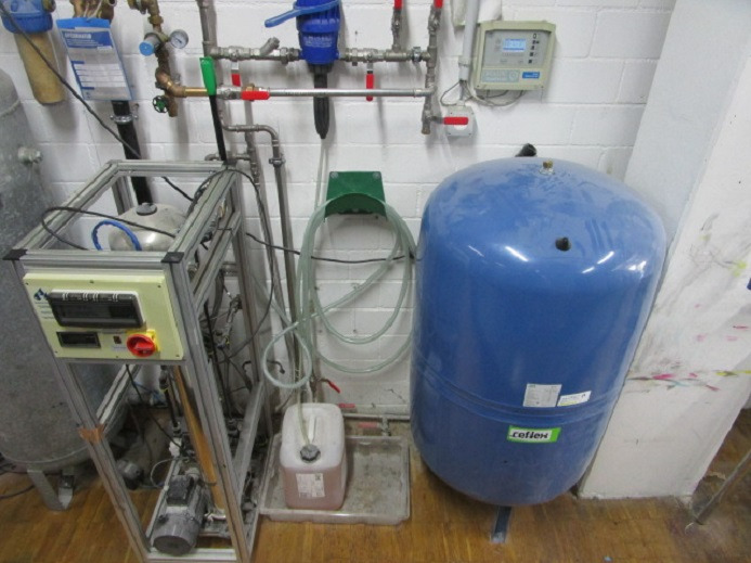 KOMPRESSOR BABY STAR Cat.1 MIT OSMOSEVORRICHTUNG & TANK - Printing machinery: picture 2 KOMPRESSOR BABY STAR Cat.1 MIT OSMOSEVORRICHTUNG & TANK - Printing machinery: picture 2