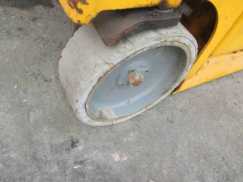 Scissor lift Haulotte Compact 14: picture 10