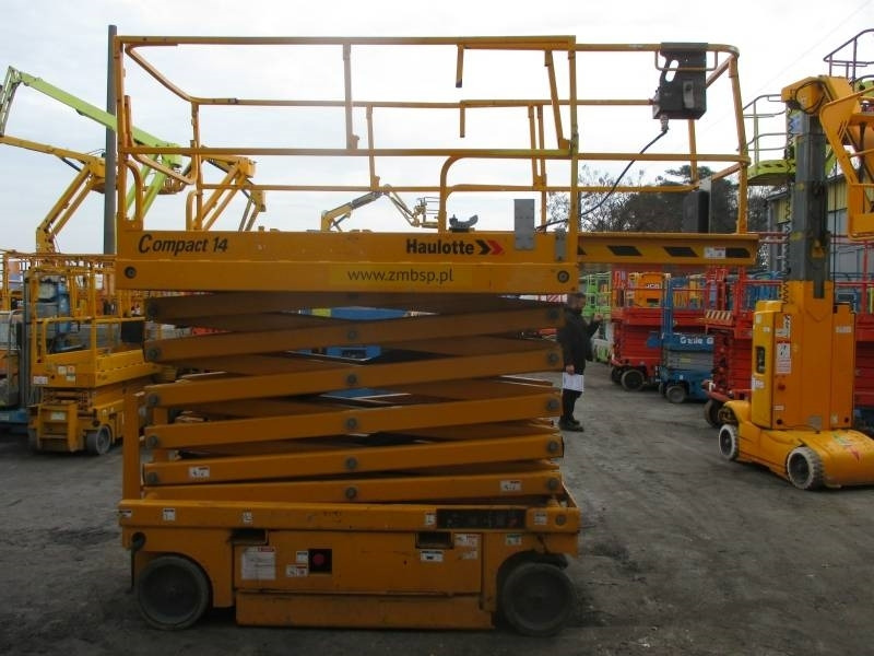 Scissor lift Haulotte Compact 14: picture 5