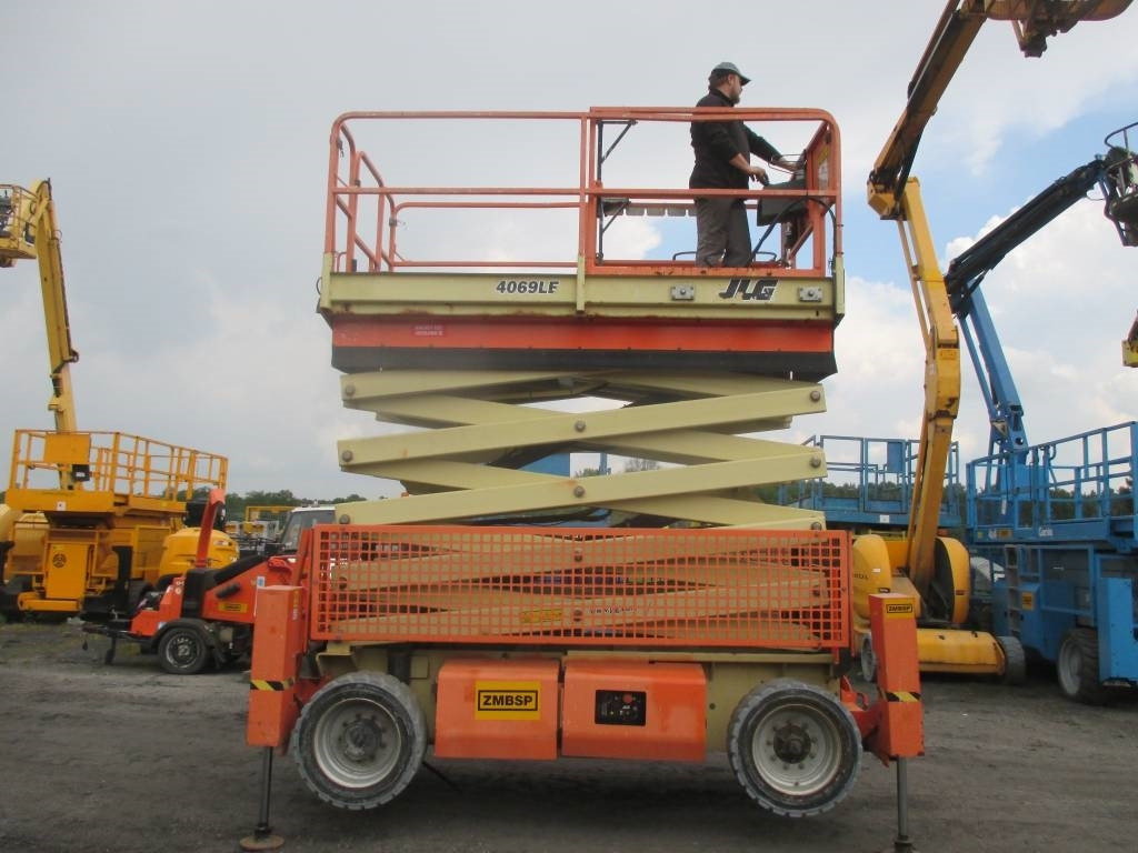 JLG 4069 LE - Scissor lift: picture 1 JLG 4069 LE - Scissor lift: picture 1