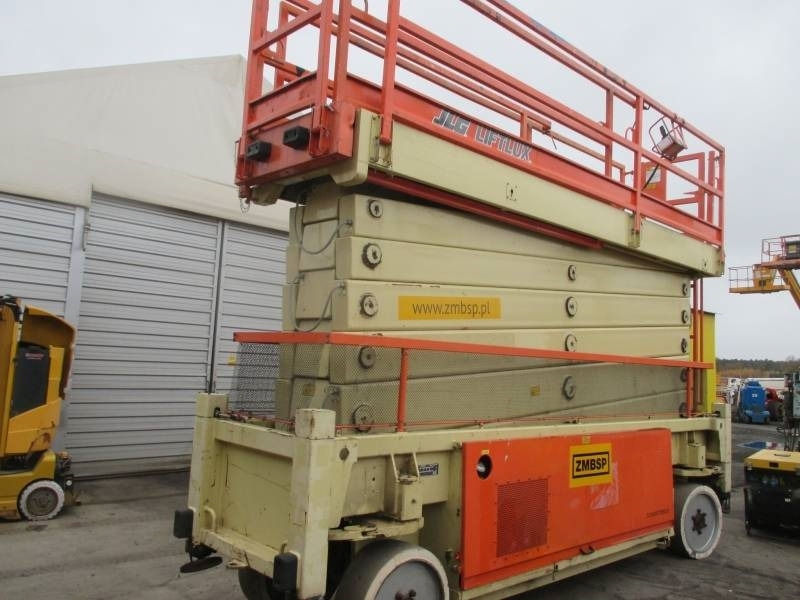 JLG Liftlux 245-12 - Scissor lift: picture 3 JLG Liftlux 245-12 - Scissor lift: picture 3