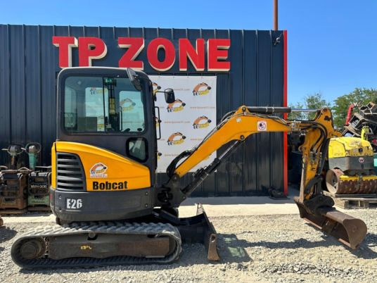 Bobcat E26 cabine a 21500 € HT - Mini excavator: picture 1 Bobcat E26 cabine a 21500 € HT - Mini excavator: picture 1