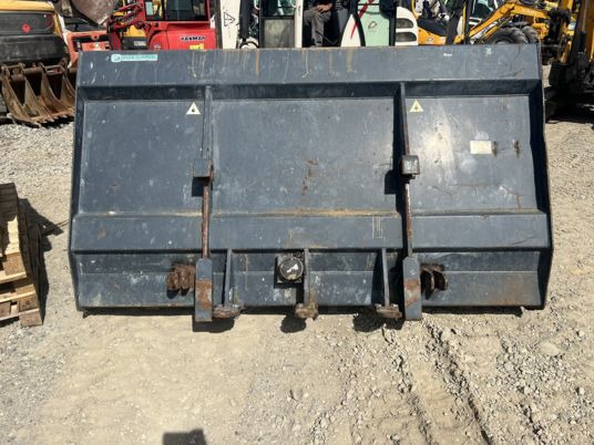 Merlo P60.10 - Loader bucket: picture 4 Merlo P60.10 - Loader bucket: picture 4