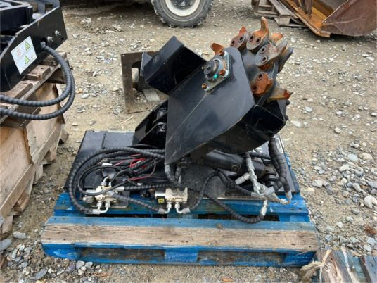 Rogneuse de souche pour mini chargeur - Stump grinder: picture 2 Rogneuse de souche pour mini chargeur - Stump grinder: picture 2