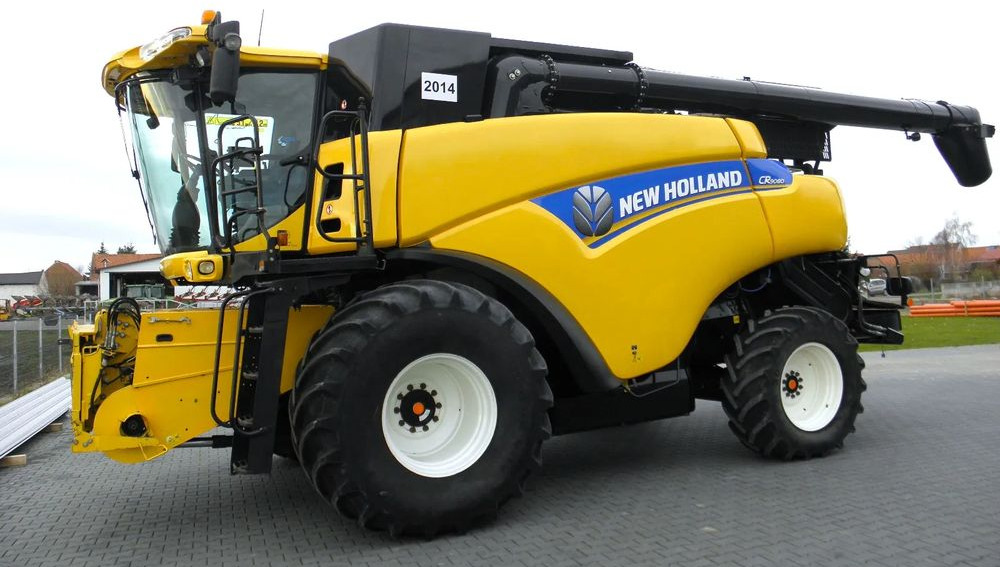 New Holland CR9080 2013 Rok , heder Varifeed 9,15m, Nowsza Wersja, Nie Malowany, Stan Idealny - Combine harvester: picture 1 New Holland CR9080 2013 Rok , heder Varifeed 9,15m, Nowsza Wersja, Nie Malowany, Stan Idealny - Combine harvester: picture 1