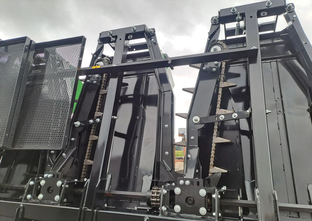 New Sunflower header Oros Oros SUN 676 6 rzędowy, Nowe Przystawki do zbioru Słonecznika: picture 7 New Sunflower header Oros Oros SUN 676 6 rzędowy, Nowe Przystawki do zbioru Słonecznika: picture 7