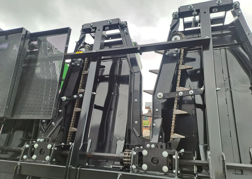 New Sunflower header Oros Oros SUN 676 6 rzędowy, Nowe Przystawki do zbioru Słonecznika: picture 10 New Sunflower header Oros Oros SUN 676 6 rzędowy, Nowe Przystawki do zbioru Słonecznika: picture 10