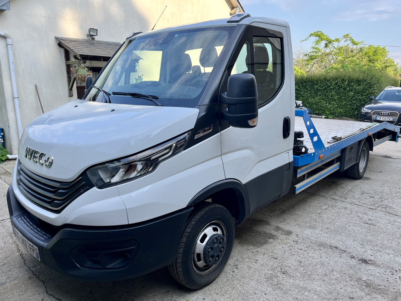 Iveco Daily 35-180 plateau dépannage dépanneuse porte voiture - Open body delivery van: picture 1 Iveco Daily 35-180 plateau dépannage dépanneuse porte voiture - Open body delivery van: picture 1