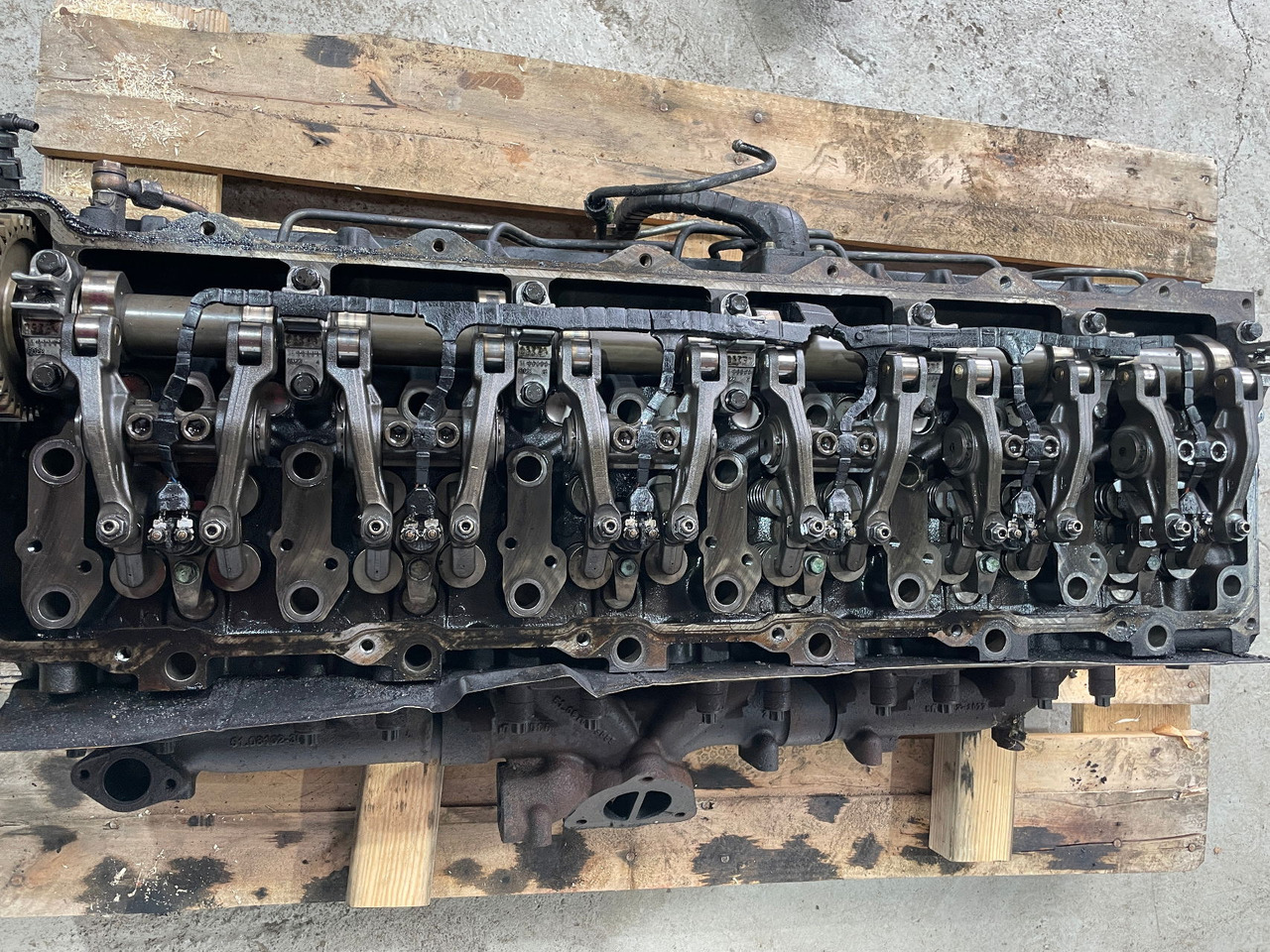 MAN Motor MAN Lions City D2066 LUH 52 Zylinderkopf Nockenwelle - Cylinder head for Bus: picture 2 MAN Motor MAN Lions City D2066 LUH 52 Zylinderkopf Nockenwelle - Cylinder head for Bus: picture 2