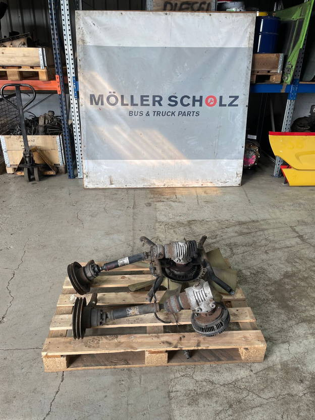 Mercedes-Benz Winkelgetriebe Mercedes Citaro LE Setra A0005004122 A0005000782  - Spare parts for Bus: picture 1 Mercedes-Benz Winkelgetriebe Mercedes Citaro LE Setra A0005004122 A0005000782  - Spare parts for Bus: picture 1