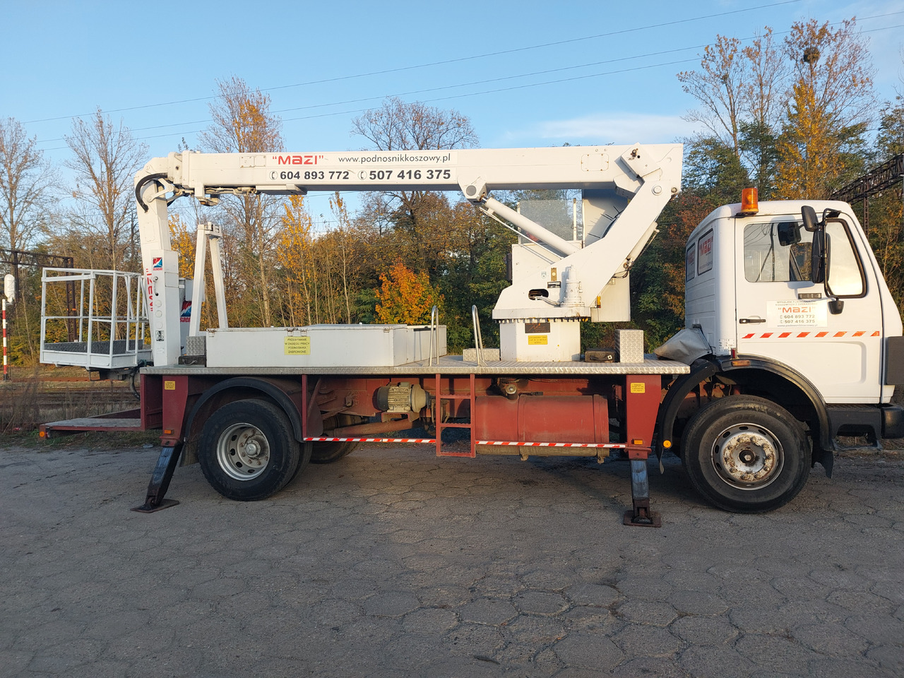 Wumag Mercedes 1414, 400V Wumag WT220 hydraulik - Truck mounted aerial platform: picture 5 Wumag Mercedes 1414, 400V Wumag WT220 hydraulik - Truck mounted aerial platform: picture 5