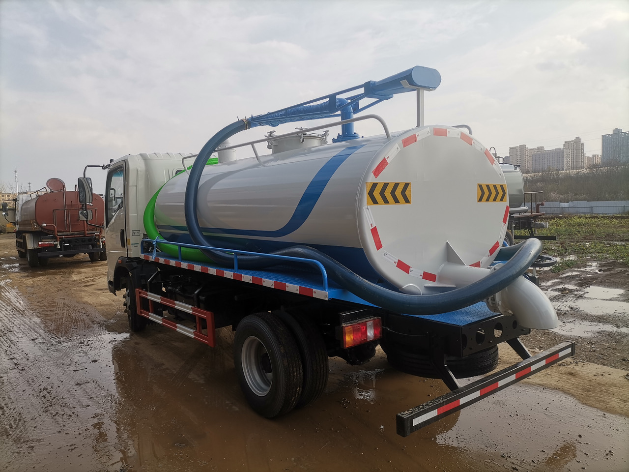 New Vacuum truck Sinotruk Howo light truck ( alternative: Dongfeng ): picture 6