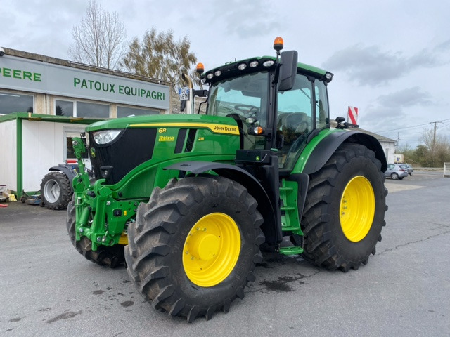 JOHN DEERE 6R215 - Farm tractor: picture 1 JOHN DEERE 6R215 - Farm tractor: picture 1