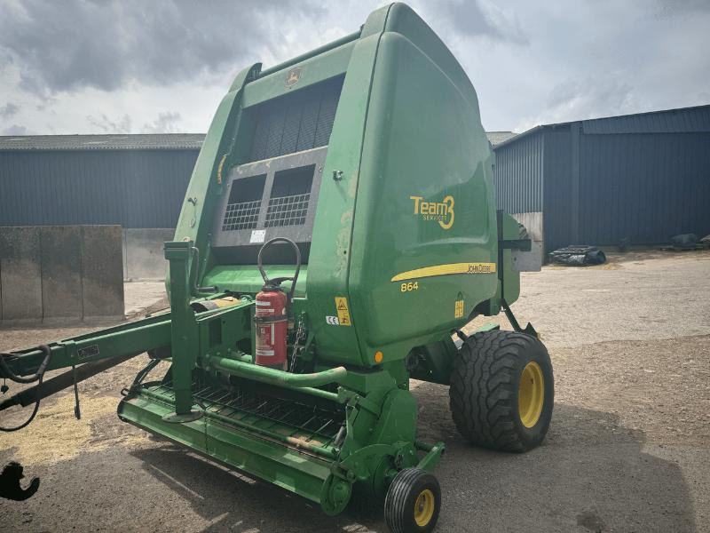 JOHN DEERE 864 - Round baler: picture 1 JOHN DEERE 864 - Round baler: picture 1