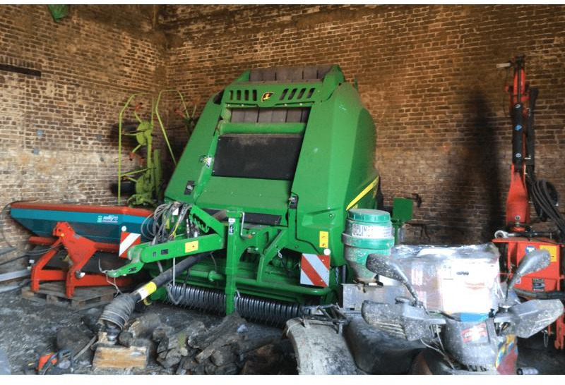 JOHN DEERE V461M - Round baler: picture 1 JOHN DEERE V461M - Round baler: picture 1