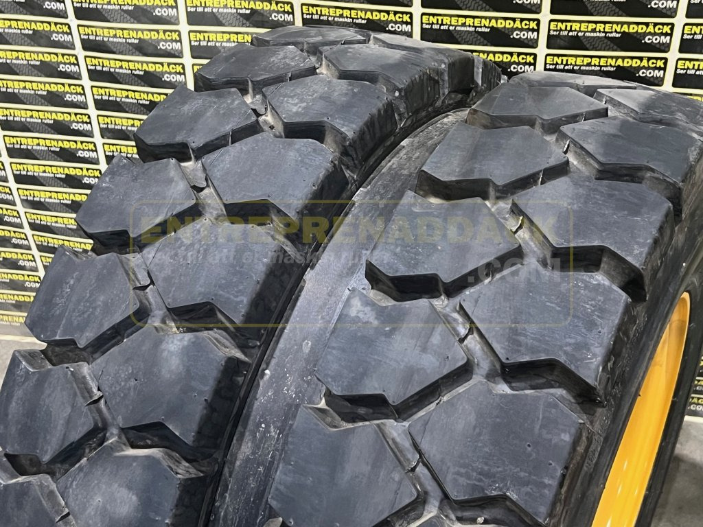 Trelleborg T-900 – Special wheel for excavators 9.00-20 - Wheel excavator: picture 1 Trelleborg T-900 – Special wheel for excavators 9.00-20 - Wheel excavator: picture 1