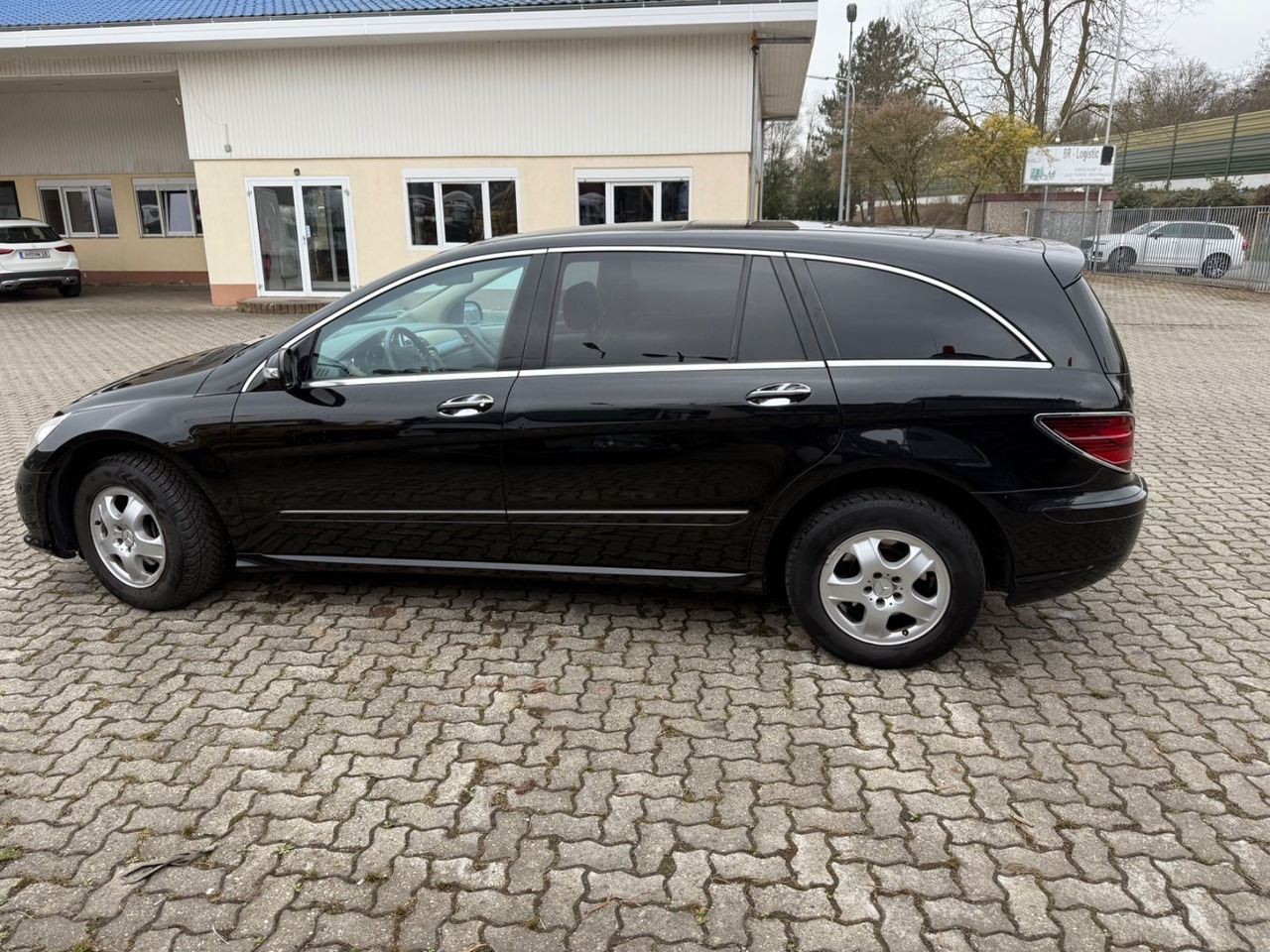 Mercedes-Benz R - SUV: picture 2 Mercedes-Benz R - SUV: picture 2