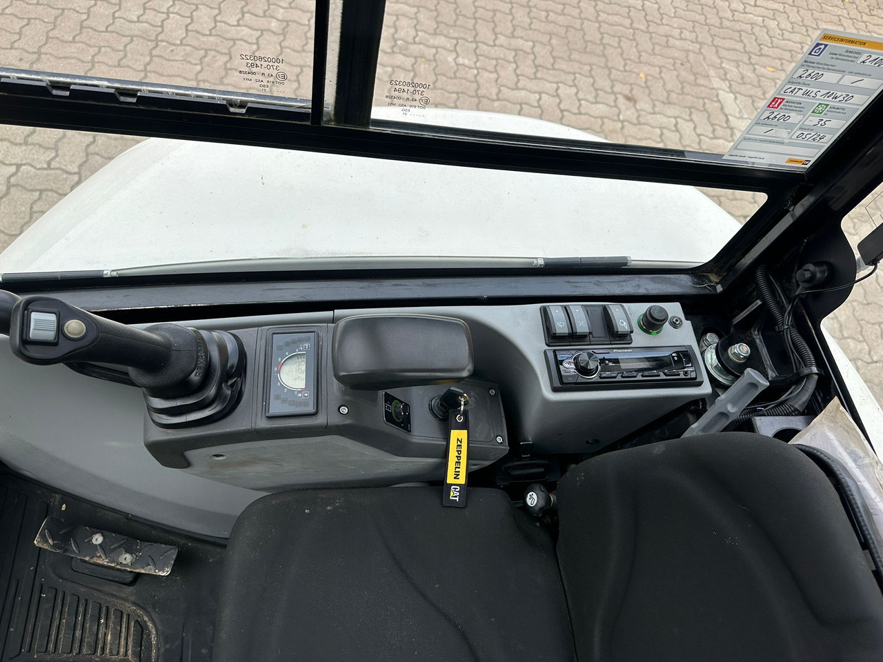 Mini excavator CAT 302.7 DCR Mini excavator, 2 Buckets, TOP !!!: picture 10 Mini excavator CAT 302.7 DCR Mini excavator, 2 Buckets, TOP !!!: picture 10