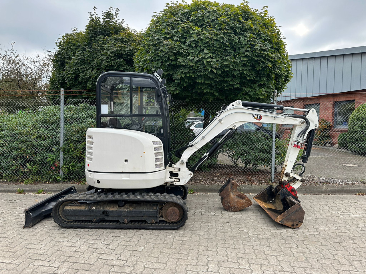 CAT 302.7 DCR Mini excavator, 2 Buckets, TOP !!! - Mini excavator: picture 5 CAT 302.7 DCR Mini excavator, 2 Buckets, TOP !!! - Mini excavator: picture 5