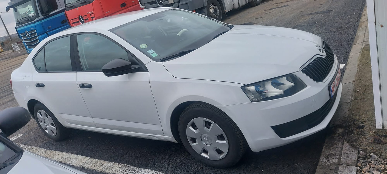 SKODA OCTAVIA - Sedan: picture 1 SKODA OCTAVIA - Sedan: picture 1