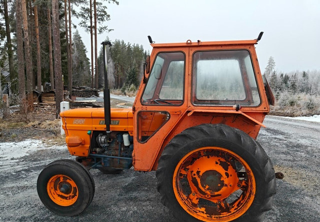 Fiat 500 hytillinen pikkutraktori - Farm tractor: picture 2 Fiat 500 hytillinen pikkutraktori - Farm tractor: picture 2