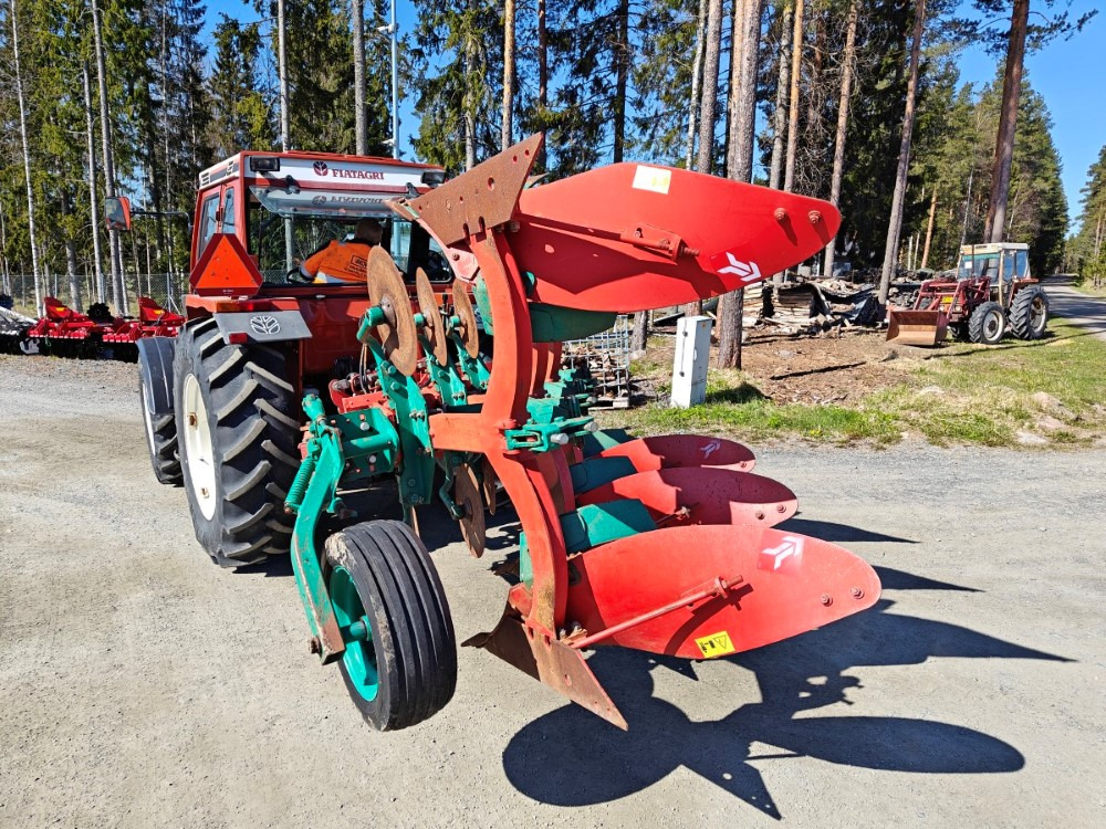 KVERNELAND ES80 kääntöaura 3-siipinen - Plow: picture 2 KVERNELAND ES80 kääntöaura 3-siipinen - Plow: picture 2