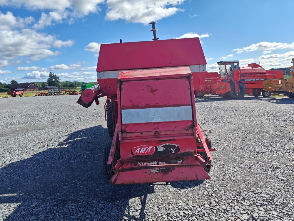 Massey Ferguson 187 Katso video! - Combine harvester: picture 3 Massey Ferguson 187 Katso video! - Combine harvester: picture 3