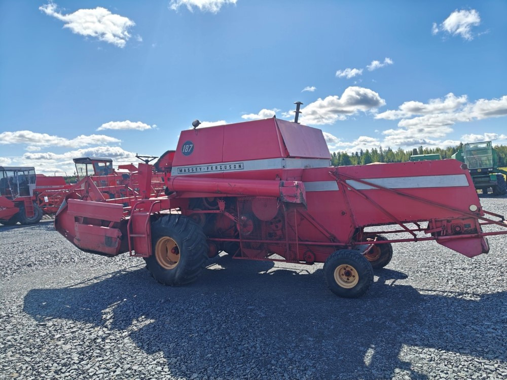 Massey Ferguson 187 Katso video! - Combine harvester: picture 2 Massey Ferguson 187 Katso video! - Combine harvester: picture 2