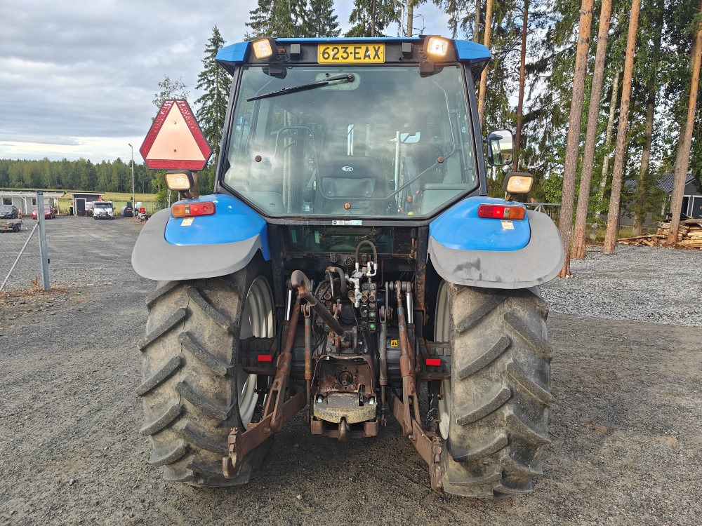 New Holland TS100, ES vaihteisto, ilmastointi, etukuormaaja Ålö Q55, katso video! - Farm tractor: picture 4 New Holland TS100, ES vaihteisto, ilmastointi, etukuormaaja Ålö Q55, katso video! - Farm tractor: picture 4