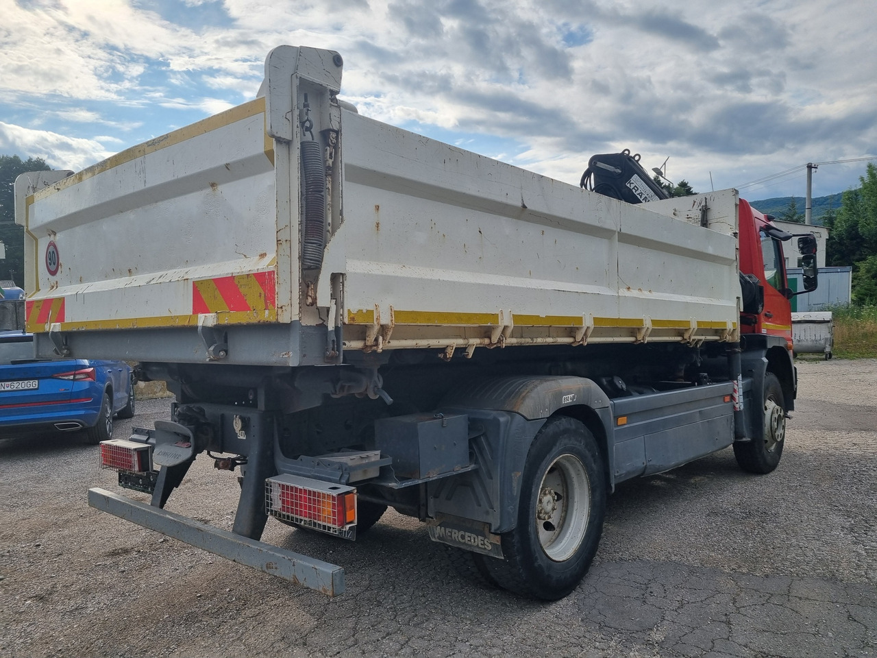 MERCEDES-BENZ ATEGO 1323 4x4 tipper + crane HIAB 095 - Tipper, Crane truck: picture 4 MERCEDES-BENZ ATEGO 1323 4x4 tipper + crane HIAB 095 - Tipper, Crane truck: picture 4