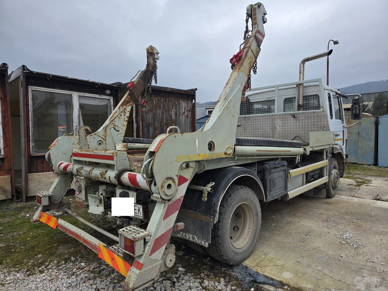 VOLVO FL6 - 250 chain container system telescop - Skip loader truck: picture 3 VOLVO FL6 - 250 chain container system telescop - Skip loader truck: picture 3